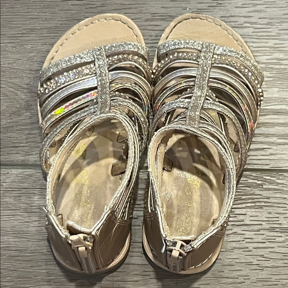 Olive & Edie Gladiator Style Shoes Girl’s Size 8 Strappy, Zipper, Gold, Sparkly - Picture 11 of 12